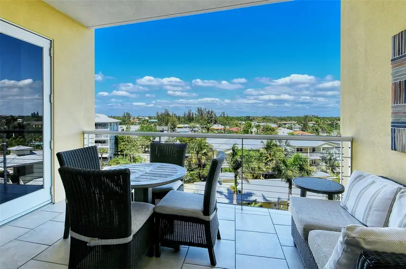 915 Seaside Dr #410, Weeks 4-7, FL
