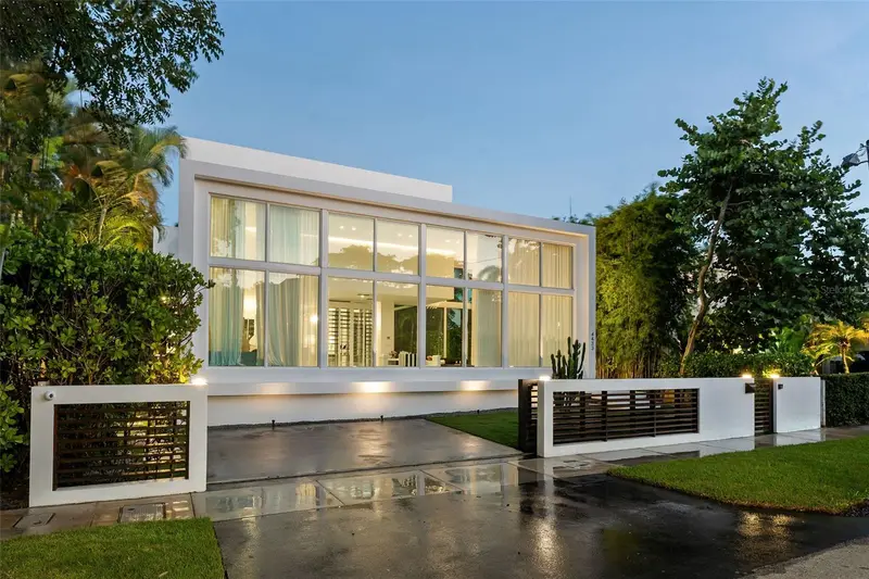 4433 N Bay Rd, FL