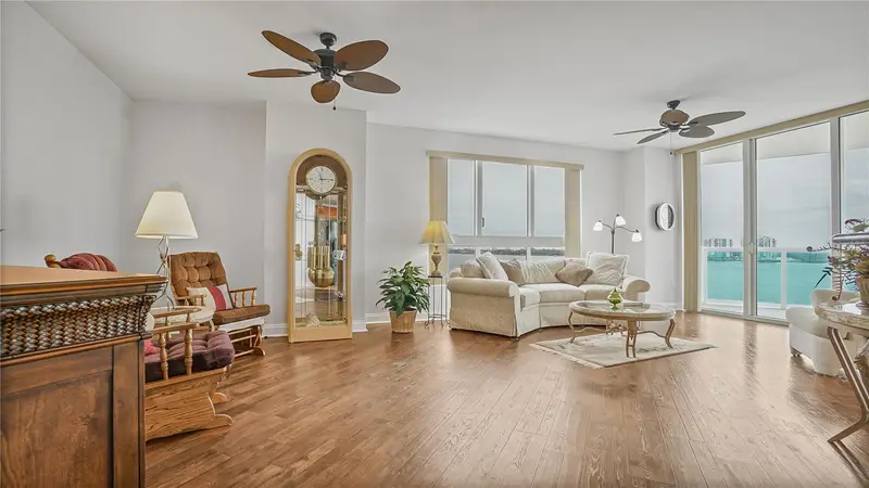 241 Riverside Dr #502, FL