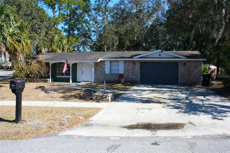 2071 Canal Rd, FL