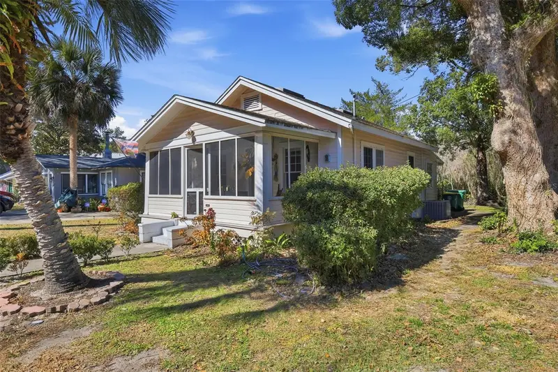 319 W University Ave, FL