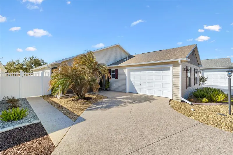 2610 Lindewood St, FL
