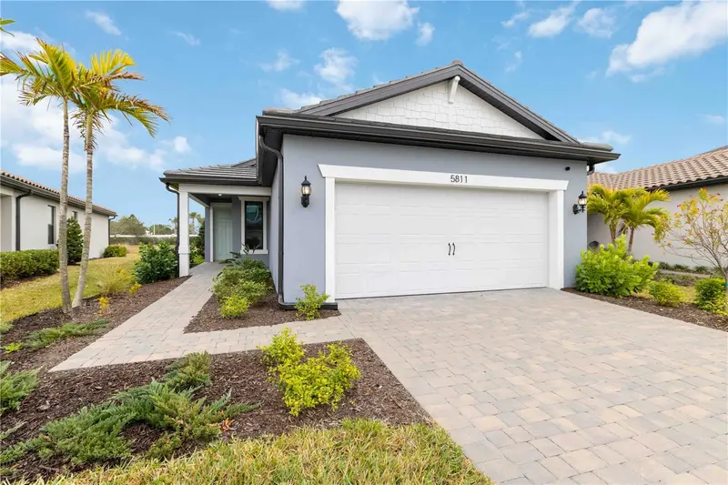 5811 Silverside Pine Ct, FL