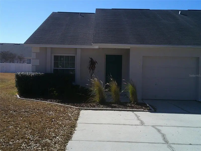 1084 Meadowood Pointe Rd, FL