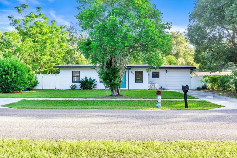 261 1st St, FL