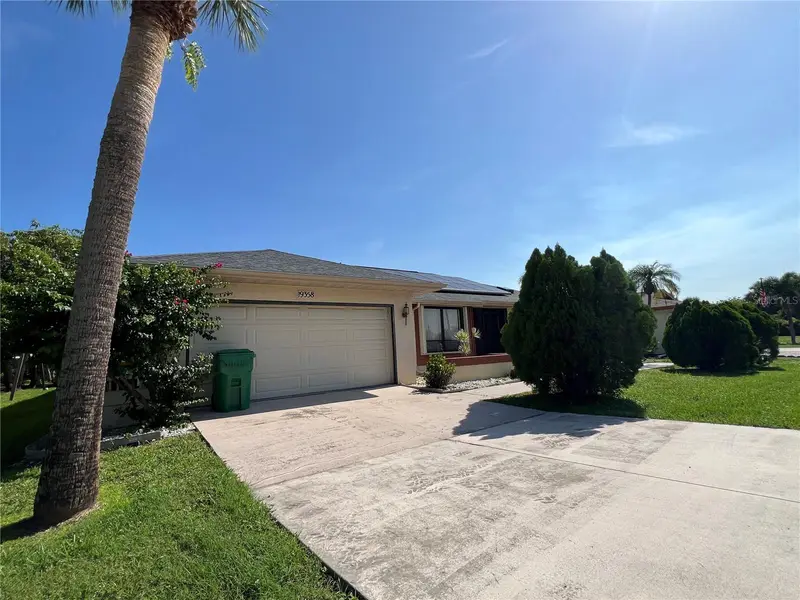 19358 Edgewater Dr, FL
