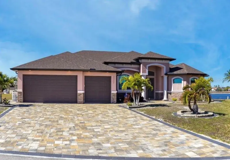 25364 Saint Helena Ln, FL