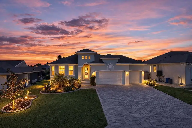 916 Spindle Palm Way, FL