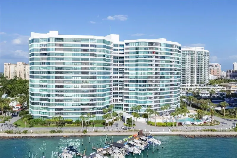 988 Blvd Of The Arts #1816, FL