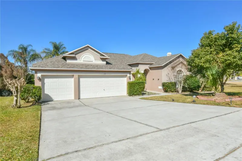 112 Olympus Dr, FL