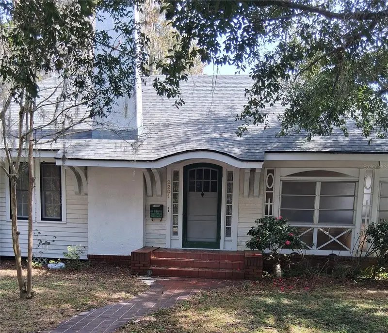 2201 S Sanford Ave, FL