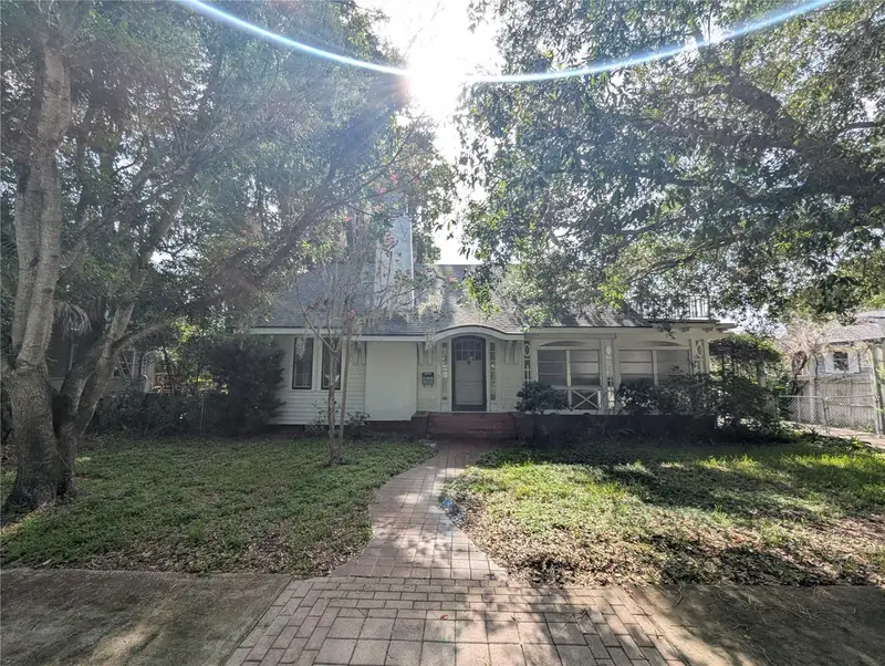 2201 S Sanford Ave, FL