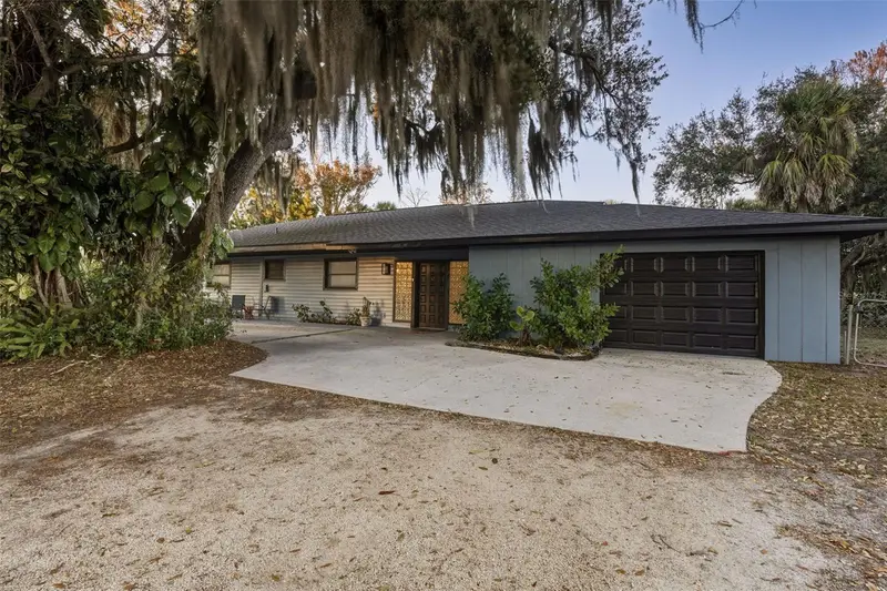 5700 Oakview Ln, FL