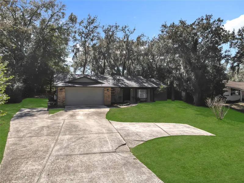 131 E Highbanks Rd, FL