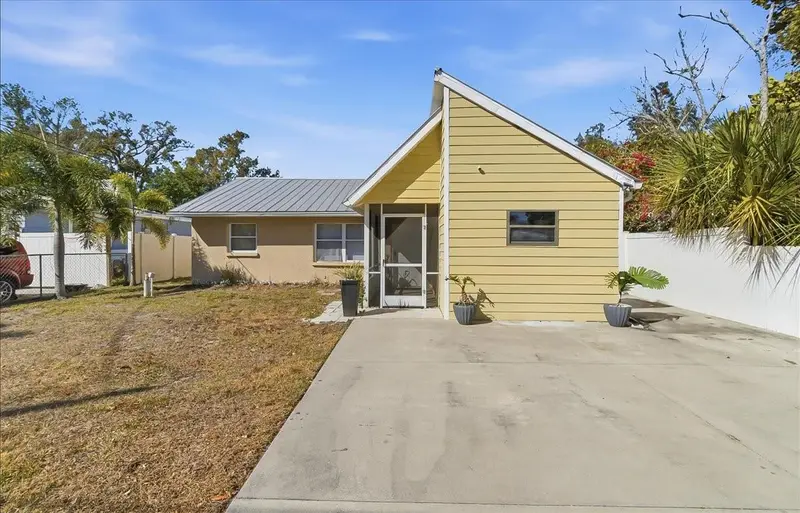 305 Conrad Avenue, FL