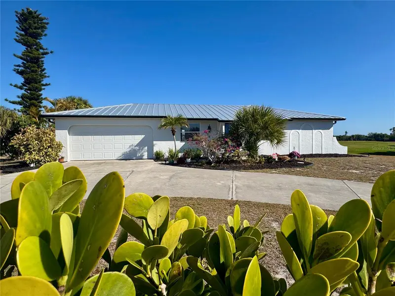 118 Rotonda Cir, FL