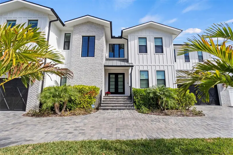 615 Luzon Ave, FL