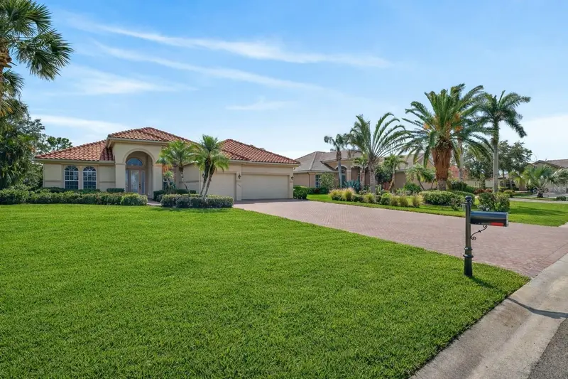 14173 Myakka Pointe Dr, FL