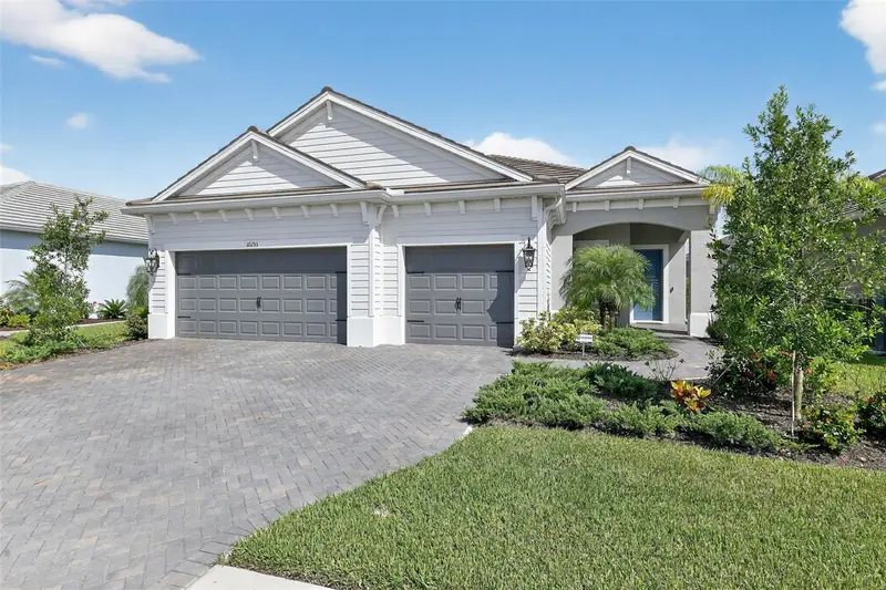 10253 Canaveral Cir, FL