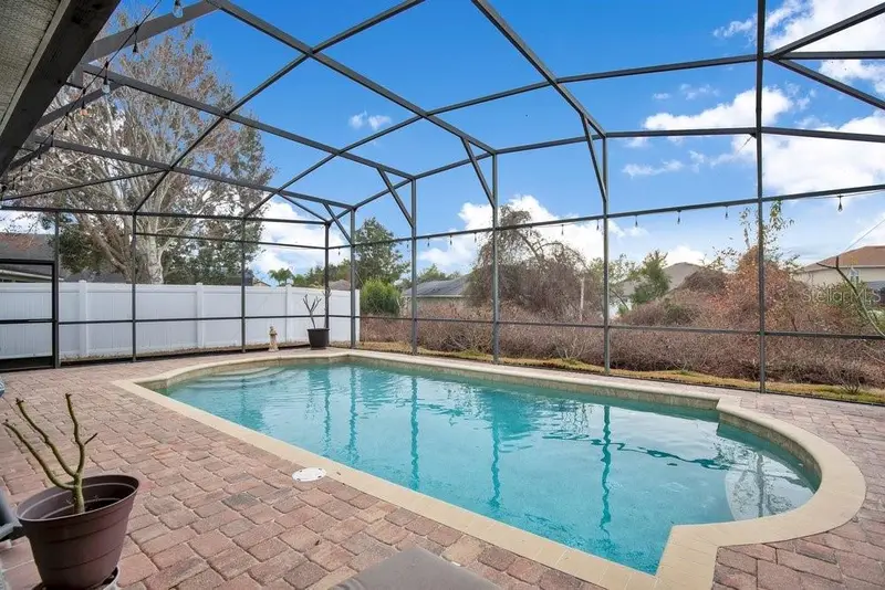 353 Hammock Oak Cir, FL