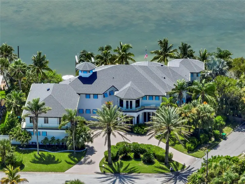 2 River Falls Dr, FL