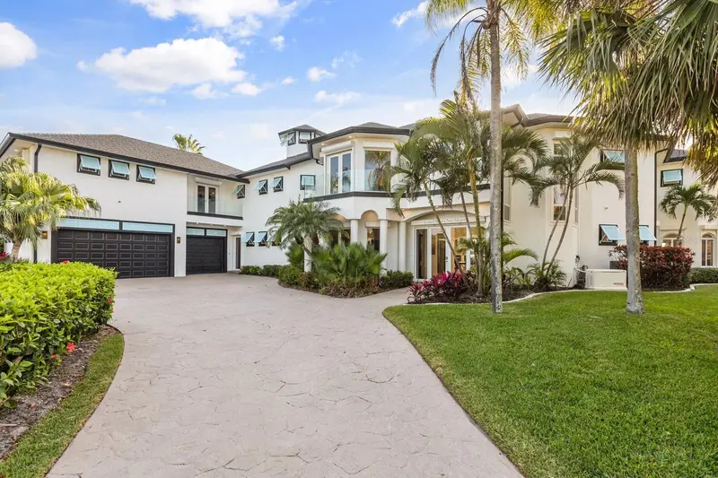 2 River Falls Dr, FL