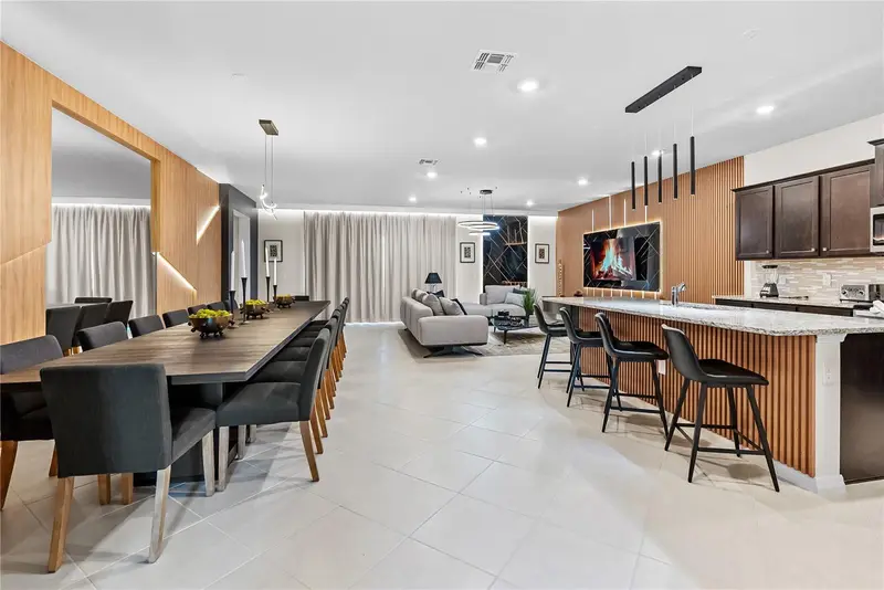 15969 Cape Coral Loop, FL