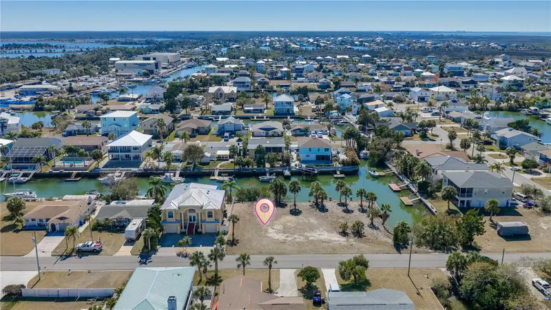 4348 Tahiti Dr, FL