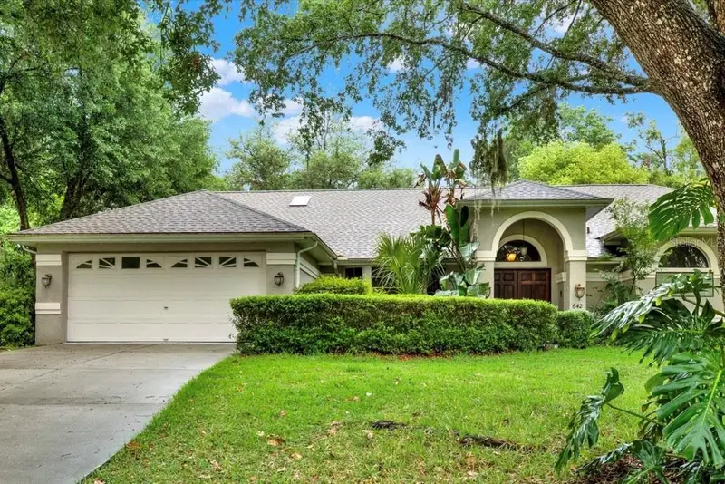 642 Erin Way, FL