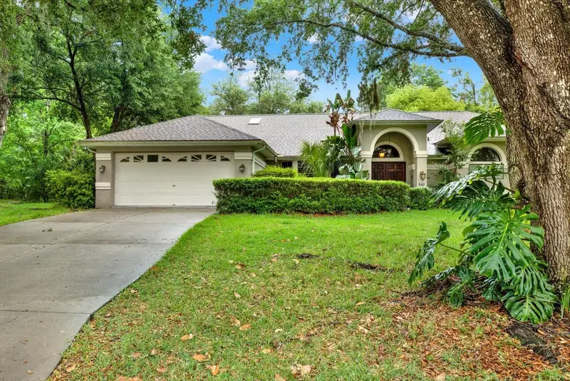 642 Erin Way, FL