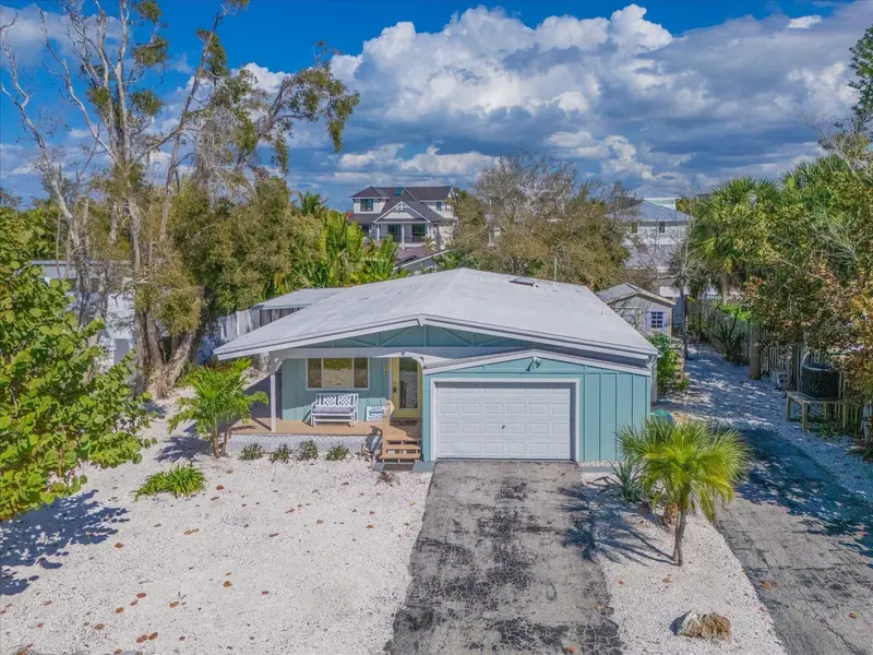 216 Gladiolus St, FL