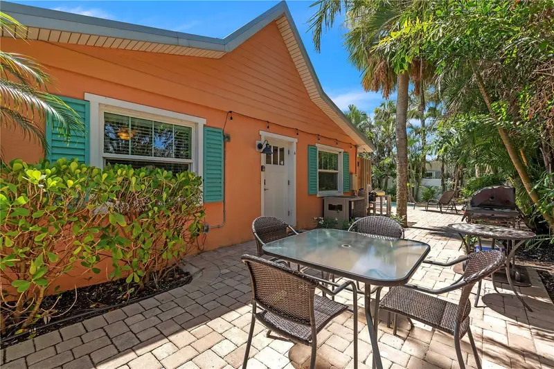 205 Peacock Ln #A, FL