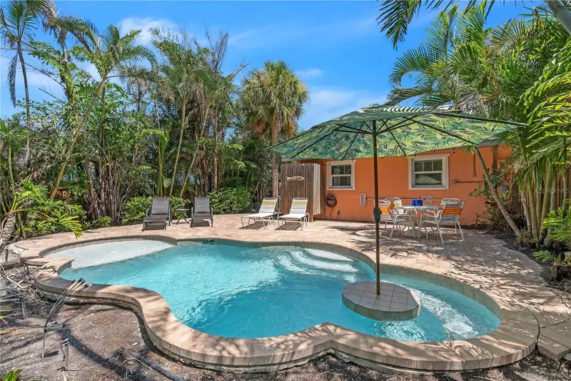 205 Peacock Ln #A, FL