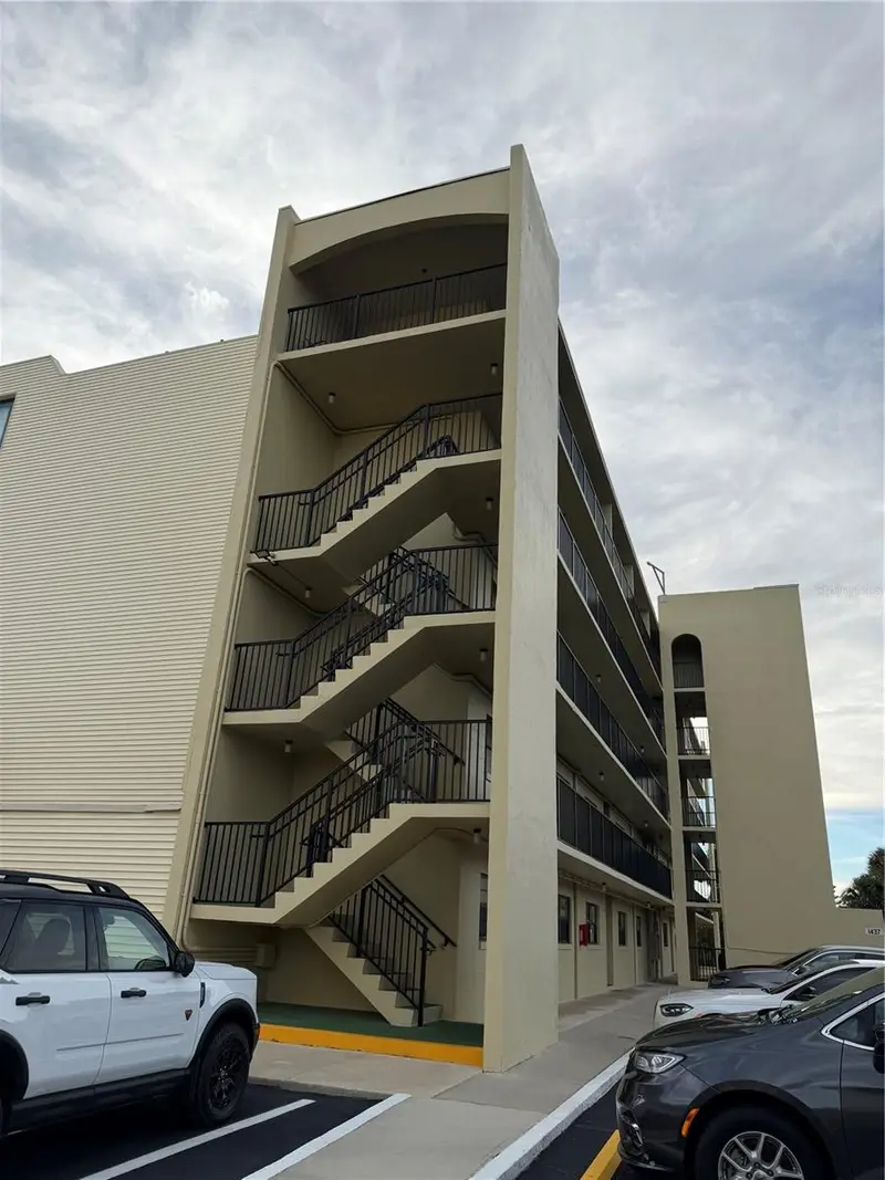 1437 N Atlantic Ave #410, FL