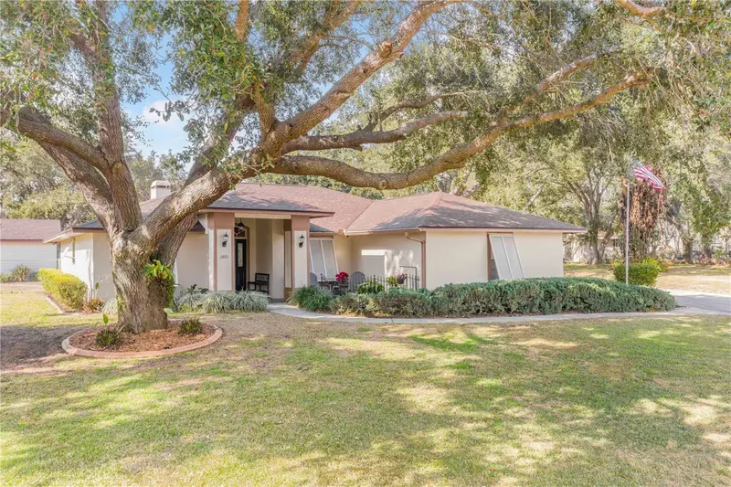 2865 Pond View Dr, FL