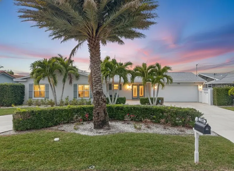 136 Windward Is, FL