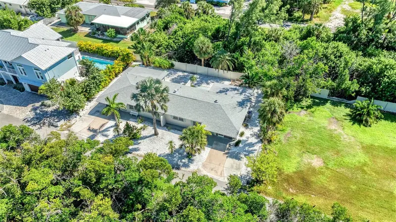 578 Companion Way, FL