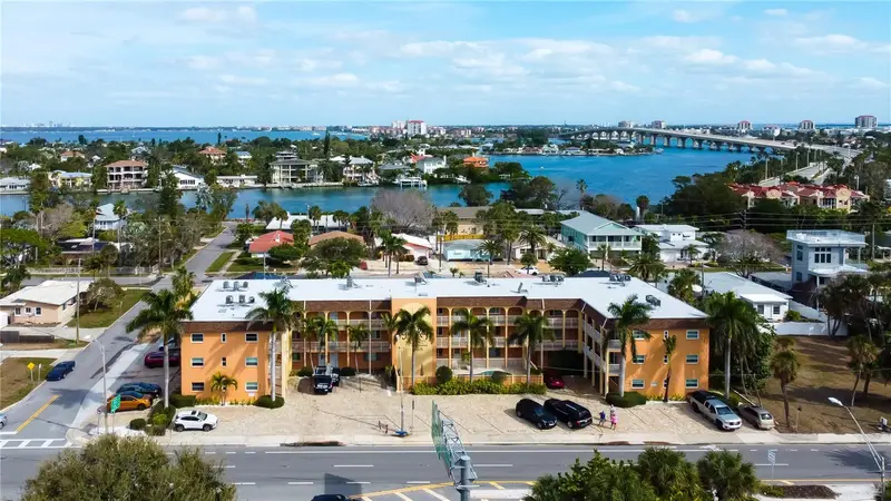 3575 Gulf Blvd #204, FL