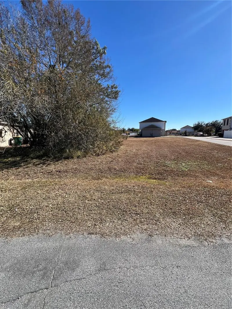 Derbyshire Dr, FL