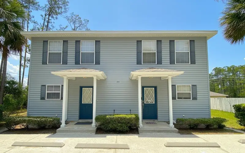 23 Regent Ln #A&B, FL