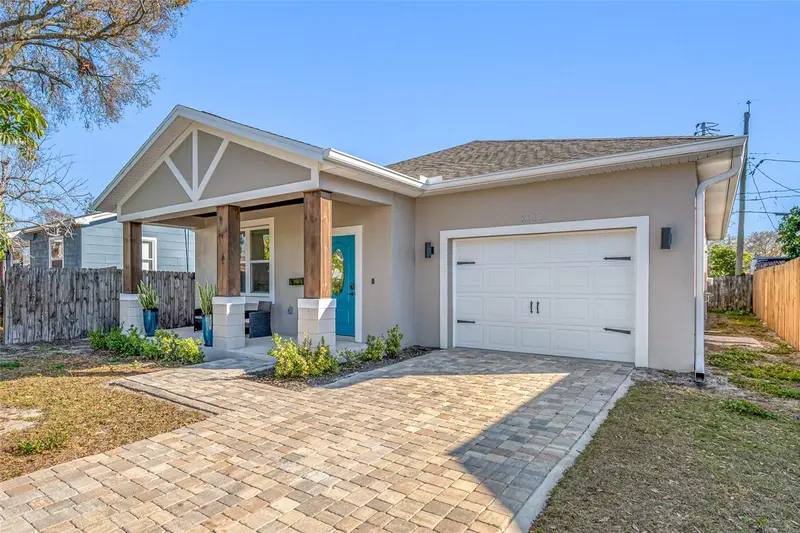 2144 43rd Ter N, FL