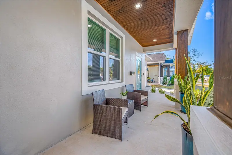 2144 43rd Ter N, FL