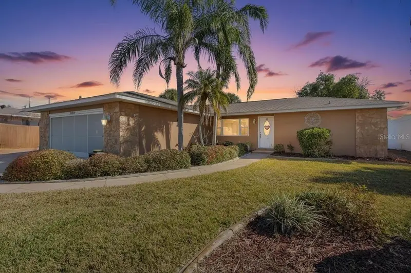 4384 4th Isle Dr, FL
