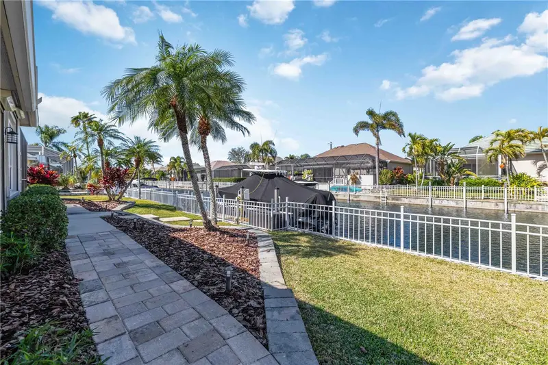 4739 Compass Dr, FL