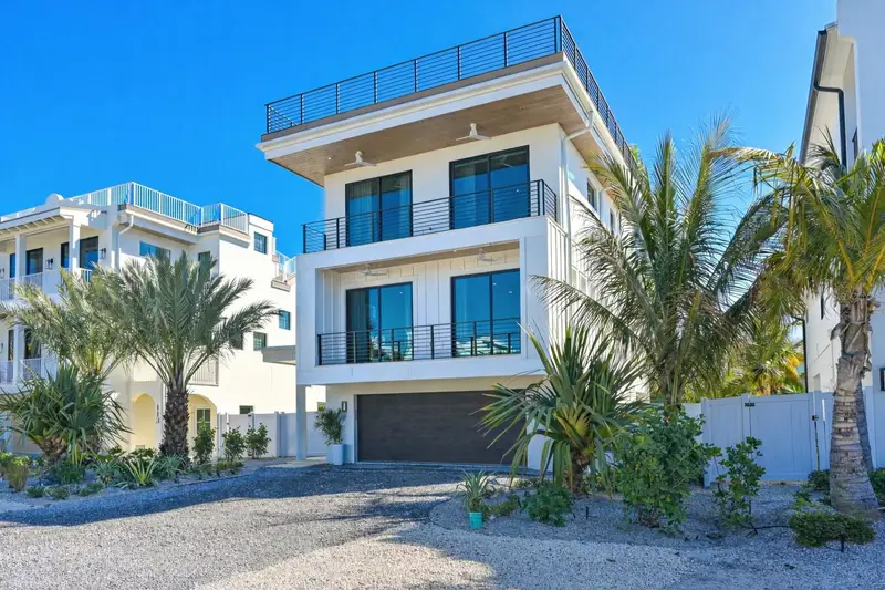 111 Palmetto Ave, FL