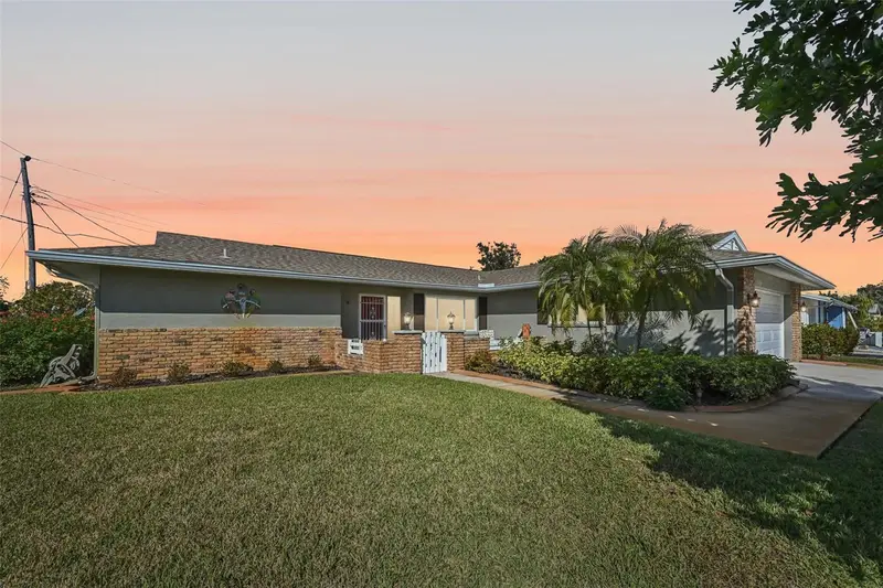 101 Algiers Dr, FL