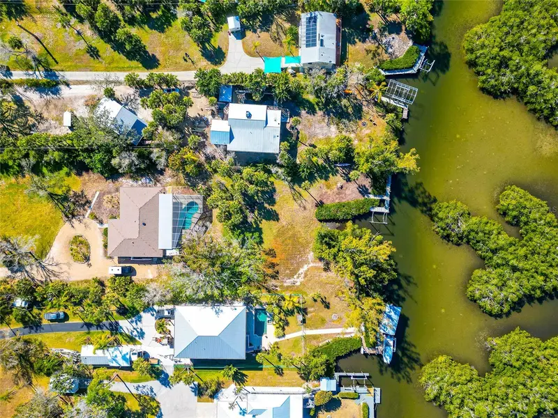 950 Oxford Dr, FL
