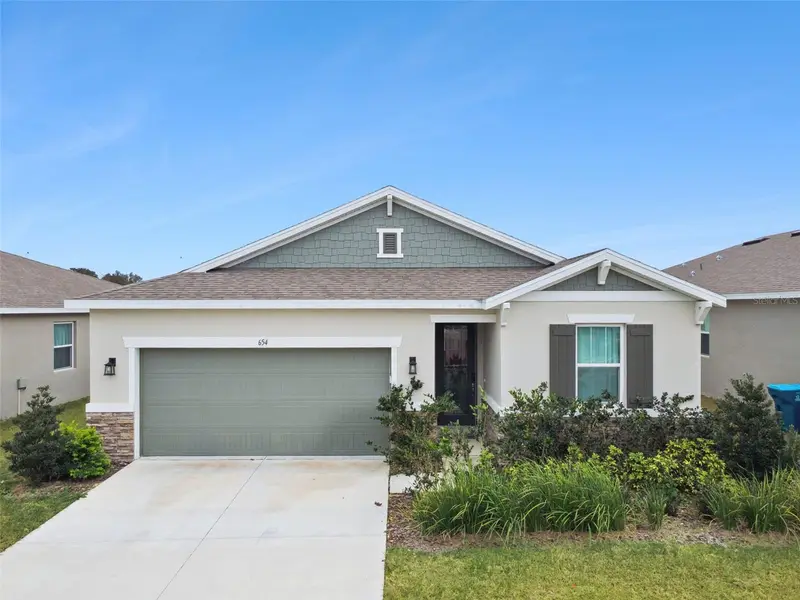 654 Heritage Square Dr, FL