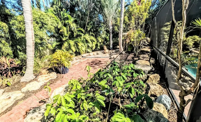 124 Turquoise Ln, FL