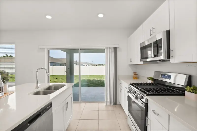 33813 Sky Blossom Cir, FL